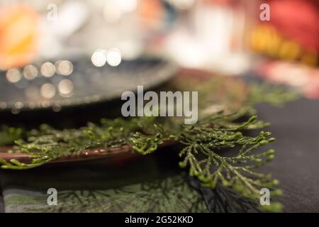 Table des fêtes d'hiver décorations de table des fêtes d'hiver. Bonne année et Joyeux fête de Noël préparation.ecorations. Bonne année et Joyeux CH Banque D'Images