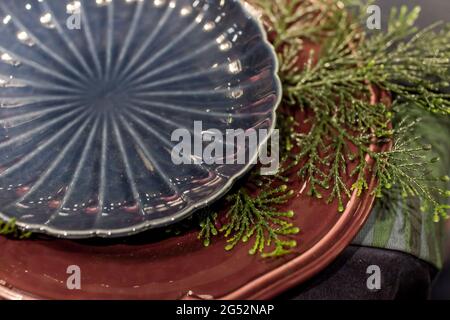 Table des fêtes d'hiver décorations de table des fêtes d'hiver. Bonne année et Joyeux fête de Noël préparation.ecorations. Bonne année et Joyeux CH Banque D'Images