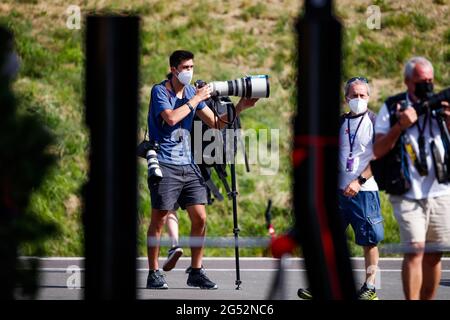 Spielberg, Autriche. 25 juin 2021. Le photographe Joao Filipe au travail pendant la Formule 1 Grosser Preis Der Steiermark 2021, Grand Prix de Styrie 2021, 8e manche du Championnat du monde de Formule 1 2021 de la FIA du 25 au 27 juin 2021 sur le Red Bull Ring, à Spielberg, Autriche - photo Florent Gooden/DPPI/LiveMedia crédit: Agence photo indépendante/Alamy Live News Banque D'Images