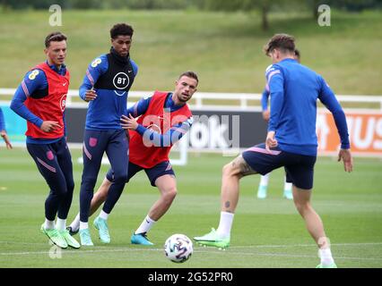 Angleterre (gauche-droite) Ben White, Marcus Rashford et Jordan Henderson lors d'une séance d'entraînement au St George's Park, Burton Upon Trent. Date de la photo: Vendredi 25 juin 2021. Banque D'Images