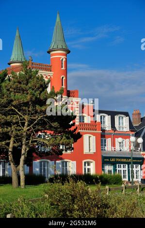 FRANCE, SOMME (80) CÔTE D'OPALE ET BAIE DE SOMME, LE CROTOY, LES TOURELLES HÔTEL PRÈS DE LA PLAGE Banque D'Images