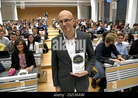 Tim Harford, journaliste britannique et écrivain économique, donne une leçon de reconnaissance à l'université Bocconi de Milan, en Italie. Banque D'Images