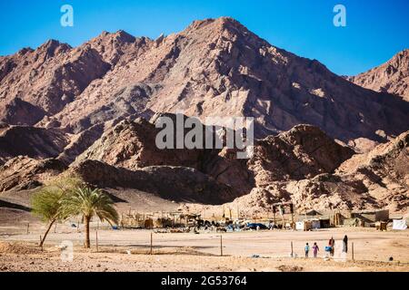 Colonie bédouine dans le désert près de Dahab Banque D'Images