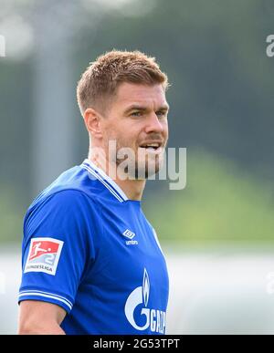 Match de football Simon TERODDE (GE), FC Schalke 04 (GE) - PSV Wesel-Lackhausen, 8: 0 le 23 juin 2021 à Gelsenkirchen/Allemagne. Â Banque D'Images