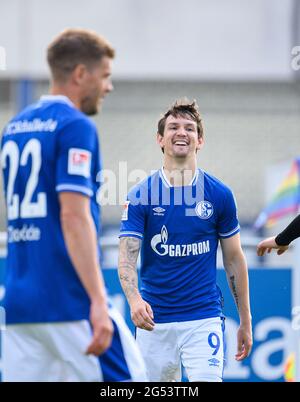 Benito RAMAN (GE) rit, en face Simon TERODDE (GE) match de football, FC Schalke 04 (GE) - PSV Wesel-Lackhausen, 8: 0 le 23 juin 2021 à Gelsenkirchen/Allemagne. Â Banque D'Images