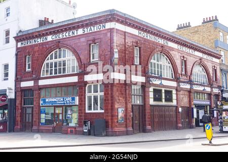 Station de métro Mornington Crescent, Camden High Street, Camden Town, London Borough of Camden, Greater London, Angleterre, Royaume-Uni Banque D'Images