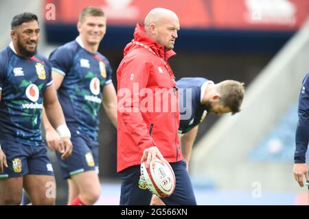 BT Murrayfield .Edinburgh.Scotland Royaume-Uni. 25 juin-21 session d'entraînement des Lions britanniques et irlandais pour le Japon Match entraîneur assistant des Lions britanniques et irlandais Gregor Townsend photographié pendant la session d'entraînement. Crédit : eric mccowat/Alay Live News Banque D'Images