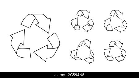 Jeu de symboles triangulaires de recyclage de la ligne noire. Icônes un monde respectueux de l'environnement. Signe de fonds écologiquement purs. Logo utilisant des ressources recyclées. Concept écologique isolé sur illustration vectorielle blanche Illustration de Vecteur