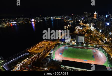 Vue aérienne du terrain de sport WAN Chai, de Causeway Bay et de North point à Hong Kong. Banque D'Images