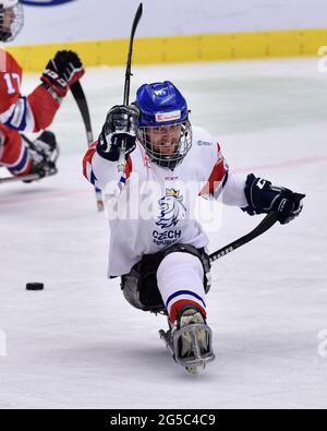 Ostrava, République tchèque. 25 juin 2021. David Palas (CZE) célèbre un but lors des Championnats du monde de hockey sur glace Para 5e place match Norvège contre tchèque à Ostrava, République tchèque, le 25 juin 2021. Crédit: Jaroslav Ozana/CTK photo/Alay Live News Banque D'Images