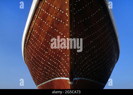 Pêche traditionnelle dans le port de la ville de Doha, État du Qatar. Avant la Seconde Guerre mondiale, ces bateaux traditionnels étaient utilisés pour la plongée en perle. Faites glisser la photo prise en 1991 et numérisée. Banque D'Images
