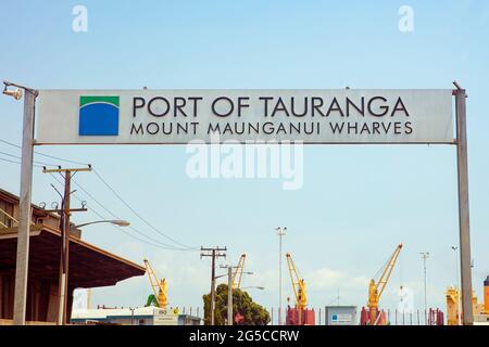 Entrée du port de Tauranga au mont Maunganui Wharves, Nouvelle-Zélande. Prise à Mount Maunganui, Nouvelle-Zélande, le 25 juin 2019 Banque D'Images