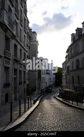 PARIS, FRANCE - AOÛT 20 2019 : rue Cortot de Montmartre. Banque D'Images