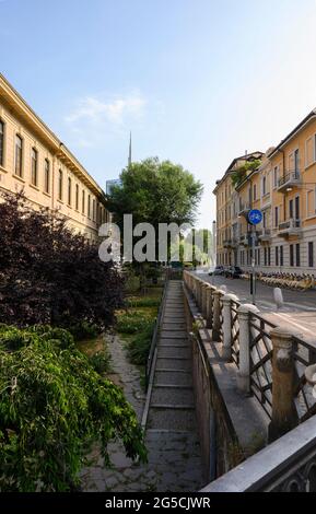 MILAN, LOMBARDIE, ITALIE - JUIN 29 2019 : rue de Milan. Banque D'Images