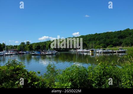 ITHACA, NEW YORK - 17 JUIN 2021 : le port de plaisance Allan H Treman State Marine Park. Banque D'Images