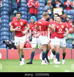 BT Murrayfield .Edinburgh.Scotland Royaume-Uni. 26 juin-21 Lions britanniques et irlandais v Japon Duhan Van der Merwe fête avec Josh Adams (R), le meilleur buteur du marché, les Lions britanniques et irlandais v le Japon crédit : eric mccowat/Alay Live News Banque D'Images