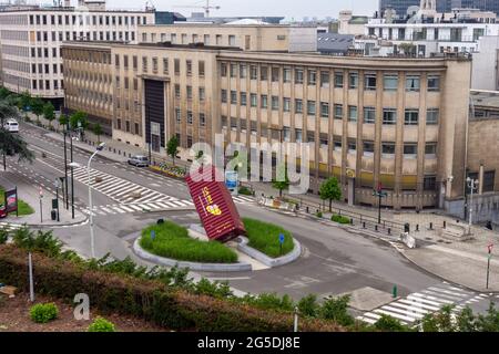Bruxelles, Belgique, le 21 juin 2021. Le conteneur de Luc Deleu est installé au rond-point du boulevard Pacheco. Banque D'Images