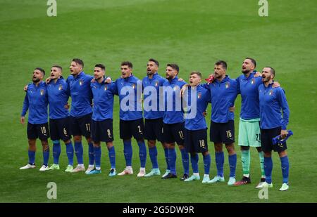 Londres, Angleterre, 26 juin 2021. L'équipe italienne chante son hymne national avant le match des Championnats d'Europe de l'UEFA au stade Wembley, à Londres. Le crédit photo devrait se lire: David Klein / Sportimage Banque D'Images