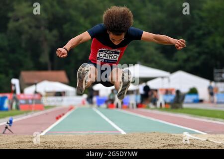 BREDA, PAYS-BAS - JUIN 26 : David le Caire des pays-Bas participant au Mens long Jump lors des Championnats d'athlétisme néerlandais 2021 au complexe sportif Dr Schaepmanlaan le 26 juin 2021 à Breda, pays-Bas (photo d'Andy Astfalck/Orange Pictures) Banque D'Images