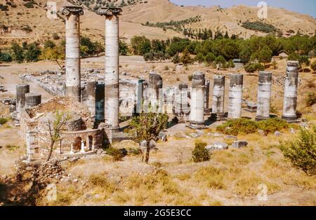 Sardes/Sardes/Sfarad - ruines d'une ville ancienne dans la province de Manisa en Turquie. Temple d'Artémis. Numérisation d'archivage à partir d'une lame. Octobre 1985. Banque D'Images