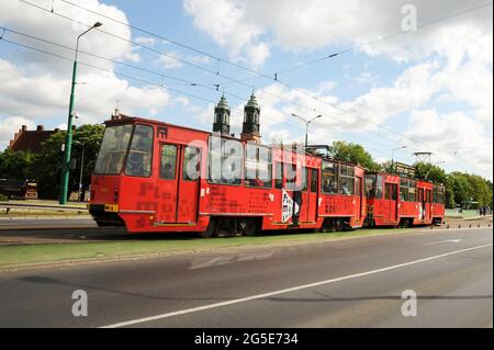 Bus di linea nella città di Pozana en Polonia Banque D'Images