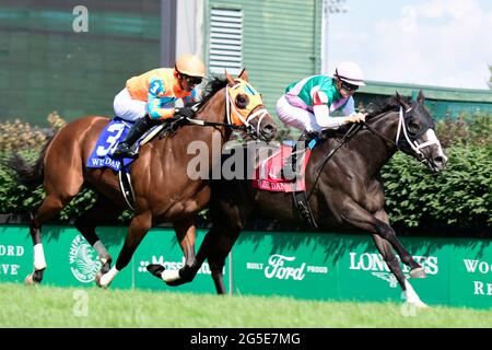 Louisville, Kentucky, États-Unis. 26 juin 2021. 26 juin 2021 : Set Piece (GB) #1, monté par le jockey Florent Geroux, remporte les Sages Dan (Grade 2) sur le gazon à Churchill Downs le 26 juin 2021 à Louisville, Kentucky. Jessica MorganEclipse SportswireCSM/Alamy Live News Banque D'Images