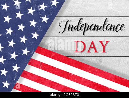 US 4th of July Independence Day Celebration Background Banner or greeting card, avec texte et éléments de drapeau américain sur toile de fond de planches de bois. Banque D'Images
