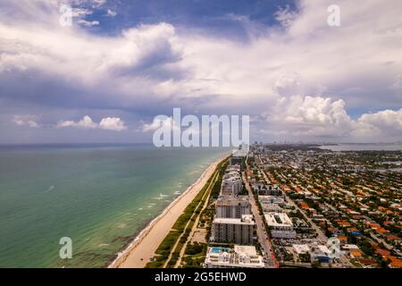 Magnifique vue sur Miami Beach FL condos en bord de mer Banque D'Images