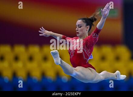 Doha, Qatar. 26 juin 2021. Vanessa Ferrari, d'Italie, participe à la finale de l'exercice de la condition féminine lors de la 13e COUPE du monde DE gymnastique ARTISTIQUE DE LA FIG à Doha, au Qatar, le 26 juin 2021. Credit: Nikku/Xinhua/Alay Live News Banque D'Images