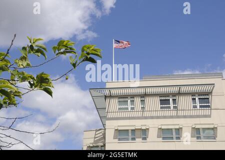 BERLIN/ALLEMAGNE le 04 juillet 2017. Les Américains survolent le bâtiment American Emassay le 4 juillet à Berlain Allemagne. (Photo.Francis Joseph Dean/Dea Banque D'Images