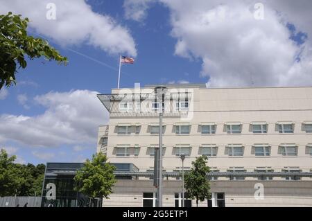 BERLIN/ALLEMAGNE le 04 juillet 2017. Les Américains survolent le bâtiment American Emassay le 4 juillet à Berlain Allemagne. (Photo.Francis Joseph Dean/Dea Banque D'Images