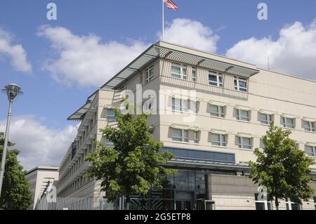 BERLIN/ALLEMAGNE le 04 juillet 2017. Les Américains survolent le bâtiment American Emassay le 4 juillet à Berlain Allemagne. (Photo.Francis Joseph Dean/Dea Banque D'Images