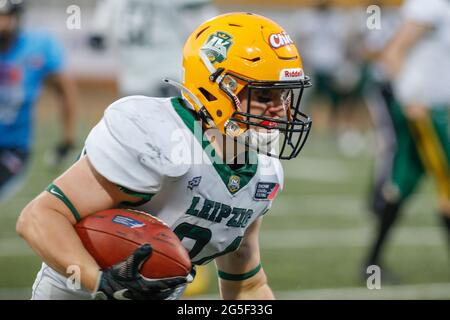 Pologne. 26 juin 2021. Ligue européenne de football: Panthers Wroclaw (chemises bleues) vs Leipzig Kings (chemises blanches) au stade olympique de Wroclaw, Pologne, le 26 juin 2021 Banque D'Images