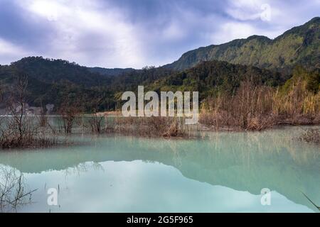 Cratère de Talagabodas à Garut regency d'Indonésie. Le cratère appartient au volcan dormant au sud de l'île de Java, en Indonésie Banque D'Images