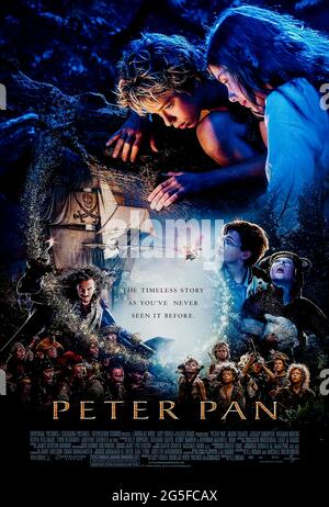 Peter Pan (2003) dirigé par P.J. Hogan et Jeremy Sumpter, Jason Isaacs, Olivia Williams et Rachel Hurd-Wood. Adaptation fidèle de J.M. Barrie aime beaucoup jouer sur Wendy et ses frères voyage à Neverland avec Peter Pan pour combattre avec son ennemi capitaine crochet. Banque D'Images