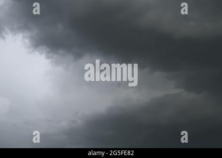 Gros plan sur les nuages gris orage Banque D'Images