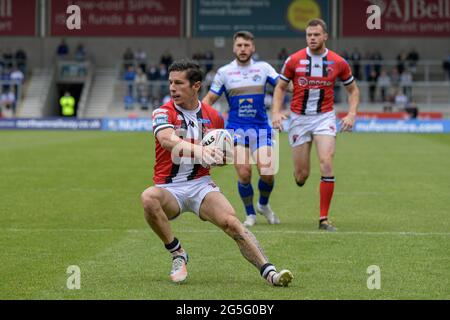 Eccles, Royaume-Uni. 27 juin 2021. Morgan Esgare (1) de Salford Red Devils avec le ballon à Eccles, Royaume-Uni, le 6/27/2021. (Photo de Simon Whitehead/News Images/Sipa USA) crédit: SIPA USA/Alay Live News Banque D'Images