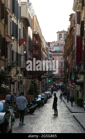 ROME, ITALIE - AVRIL 16 2018 : rue à Rome. Banque D'Images