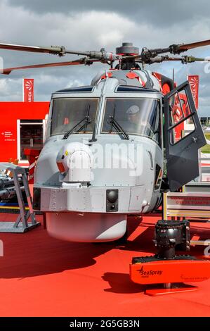 AgustaWestland AW159 Wildcat AH1 hélicoptère ZZ404 au salon international de l'aéronautique de Farnborough 2012, Royaume-Uni. Armée britannique, armée de l'air corps AH1 affiché Banque D'Images