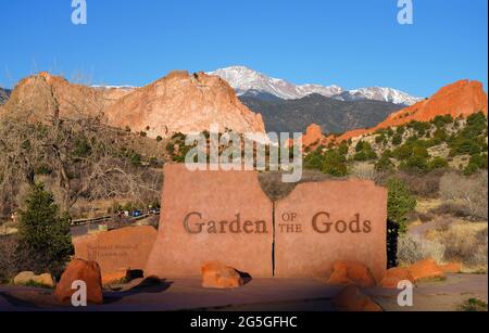 COLORADO SPRINGS, CO- 10 APR 2021- vue sur le parc Red Rock Garden of the Gods à Colorado Springs, Colorado, États-Unis Banque D'Images