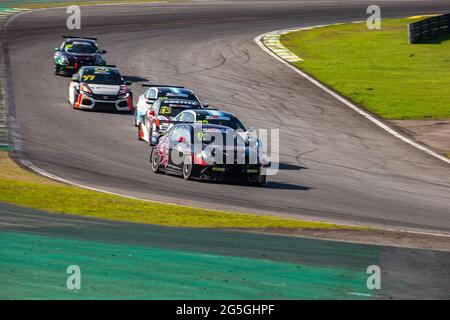 Sao Paulo, Sao Paulo, Brésil. 27 juin 2021. Pilotes en action pendant la 1ère étape du championnat 2021 de l'Amérique du Sud de TCR, sur le circuit d'Interlagos à Sao Paulo, Brésil, ce dimanche (26) crédit: Paulo Lopes/ZUMA Wire/Alay Live News Banque D'Images