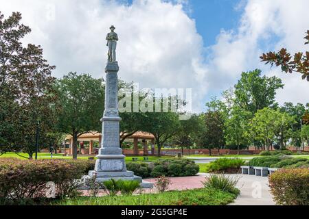 Monument dédié aux troupes confédérées de la guerre civile au parc commémoratif des vétérans du comté d'Ocala Marion - Ocala, Floride, États-Unis Banque D'Images