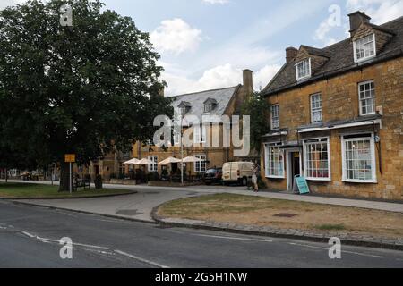 Green Village Broadway dans les Cotswolds, Worcestershire Angleterre Banque D'Images