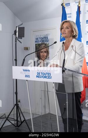 La candidate aux élections régionales pour la présidence de la région Ile-de-France Valérie Pecresse prononce un discours après avoir été réélue au deuxième tour des élections régionales à Paris, en France, le 27 juin 2021. Photo de Pierrick Villette/avenir Pictures/ABACAPRESS.COM Banque D'Images