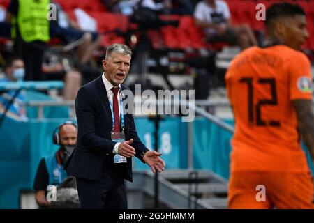 Budapest, Hongrie. 27 juin 2021. L'entraîneur-chef de la République tchèque Jaroslav Silhvy lors du championnat européen de football 2020 du match de 16 entre les pays-Bas et la République tchèque à Budapest, Hongrie, le 27 juin 2021. Crédit : Ondrej Deml/CTK photo/Alay Live News Banque D'Images