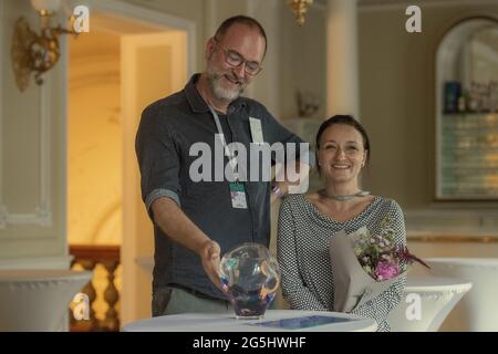 Liberec, République tchèque. 26 juin 2021. Le festival international du film d'Anifilm a décerné le prix de l'audience et un prix spécial dans sa section enfants sur le film tchèque par les premiers réalisateurs Denisa Grimmova (en photo) et Jan Bubenicek intitulé même les souris appartiennent au ciel à Liberec, République Tchèque, le 26 juin 2021. Crédit: Radek Petrasek/CTK photo/Alay Live News Banque D'Images