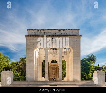 9 mai 2021 - Rome, Latium, Italie - le mémorial de guerre de Rome, construit en marbre, sur la colline de Janiculan (Janicule). Dans la soirée avec la lumière du Banque D'Images