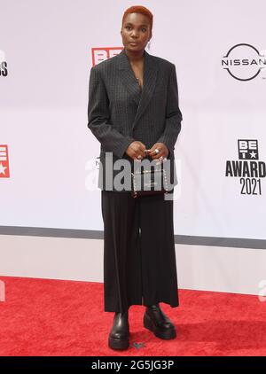 Arlo Parks arrive aux BET Awards 2021 qui se tiennent au Microsoft Theatre de Los Angeles, CA, le dimanche 27 juin 2021. (Photo de la Sathanlee B. Mirador/Sipa USA) Banque D'Images