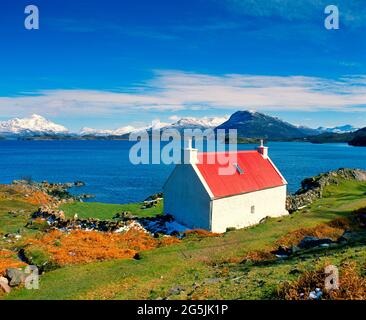 Royaume-Uni, Écosse, Highlands, Croft Cottage, surplombant Loch Shieldaig, ressort, Banque D'Images