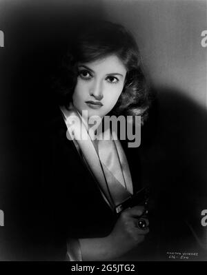 MARTHA VICKERS Portrait comme Carmen Sternwood dans LE GRAND SOMMEIL 1946 réalisateur HOWARD HAWKS roman Raymond Chandler scénario William Faulkner Leigh Brackett et Jules Furthman Warner Bros. Banque D'Images